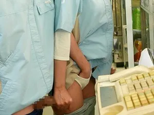 Chồng địt nhau, người vợ đi "ăn vụng" với cậu sinh viên làm thêm